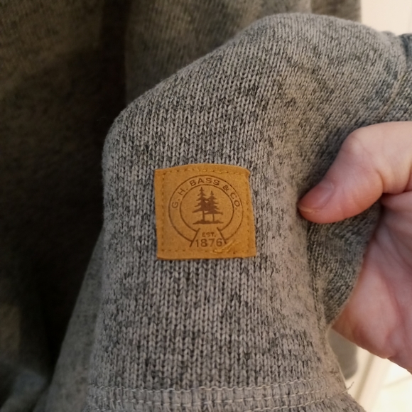 G.H. Bass pullover - Picture 4 of 4